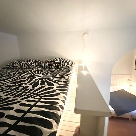 Small Home In Kamppi 헬싱키 외부 사진