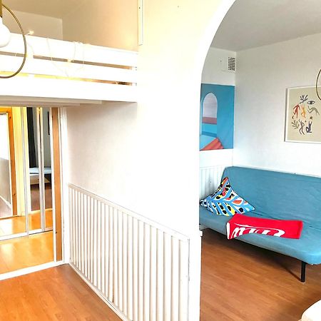 Small Home In Kamppi 헬싱키 외부 사진